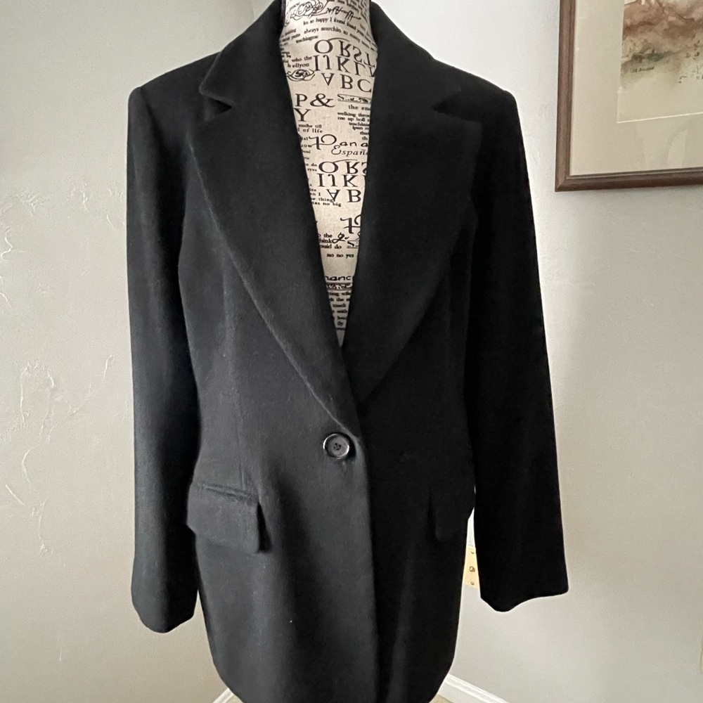 Elegant Black Women's Blazer